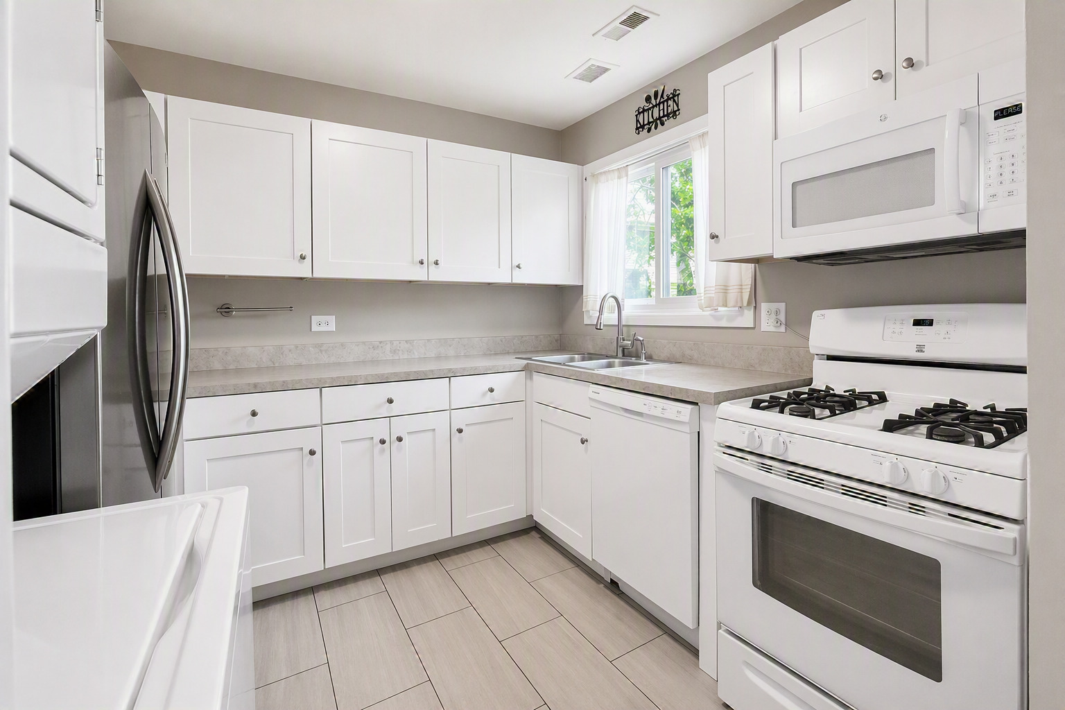 1009 Bayside Drive Property Photo 4