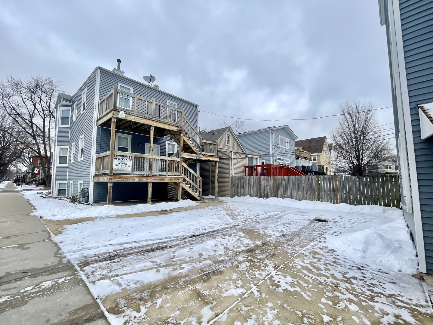 4155 W Roscoe Street Property Photo 6