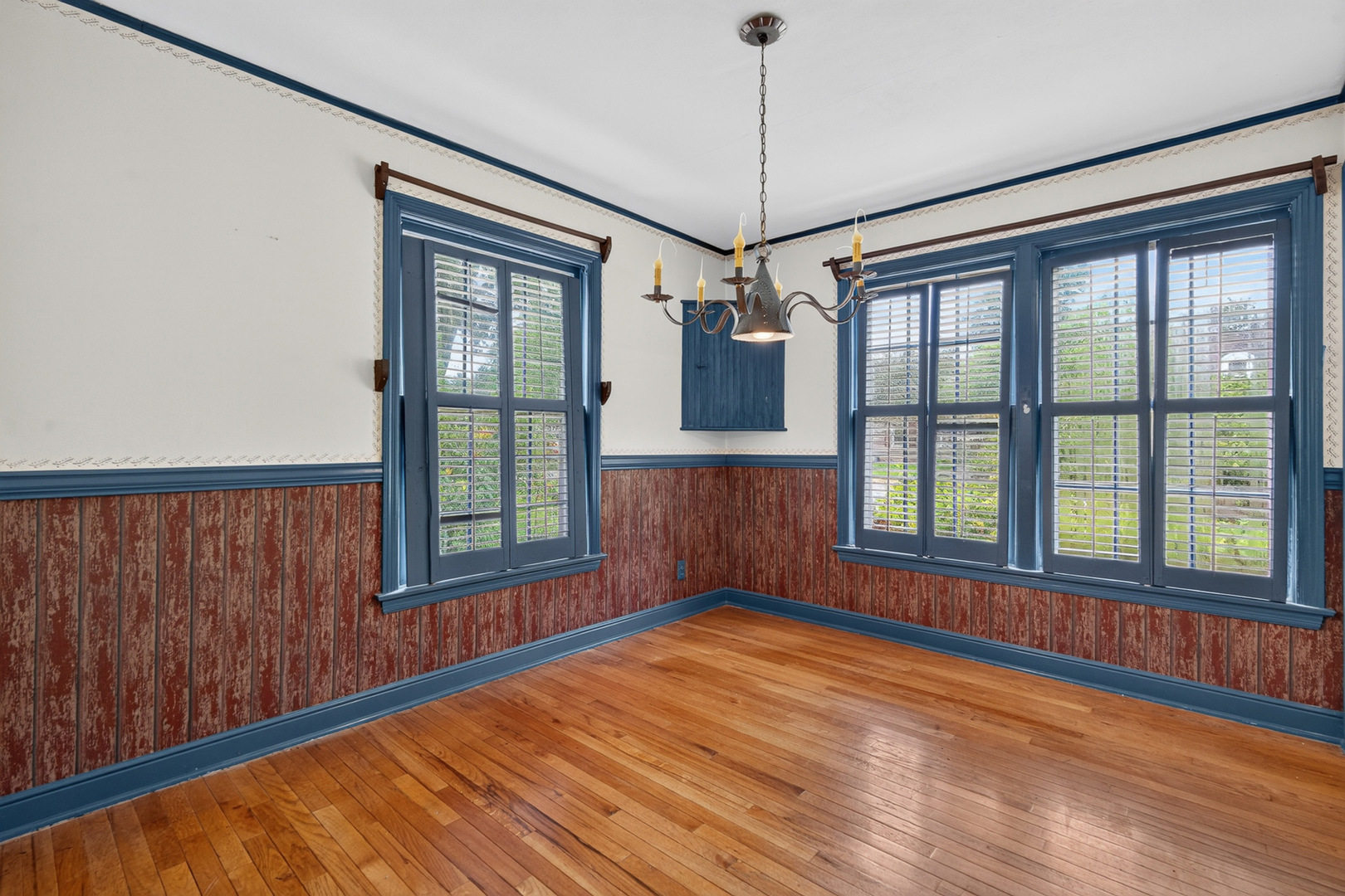 474 Sunset Drive Property Photo 4