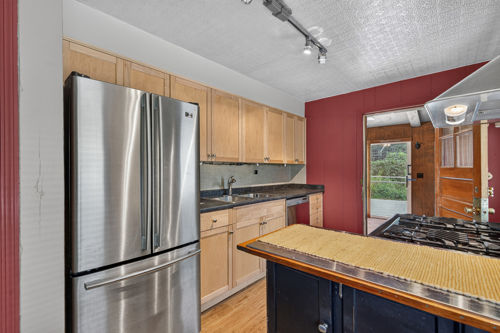 474 Sunset Drive Property Photo 6