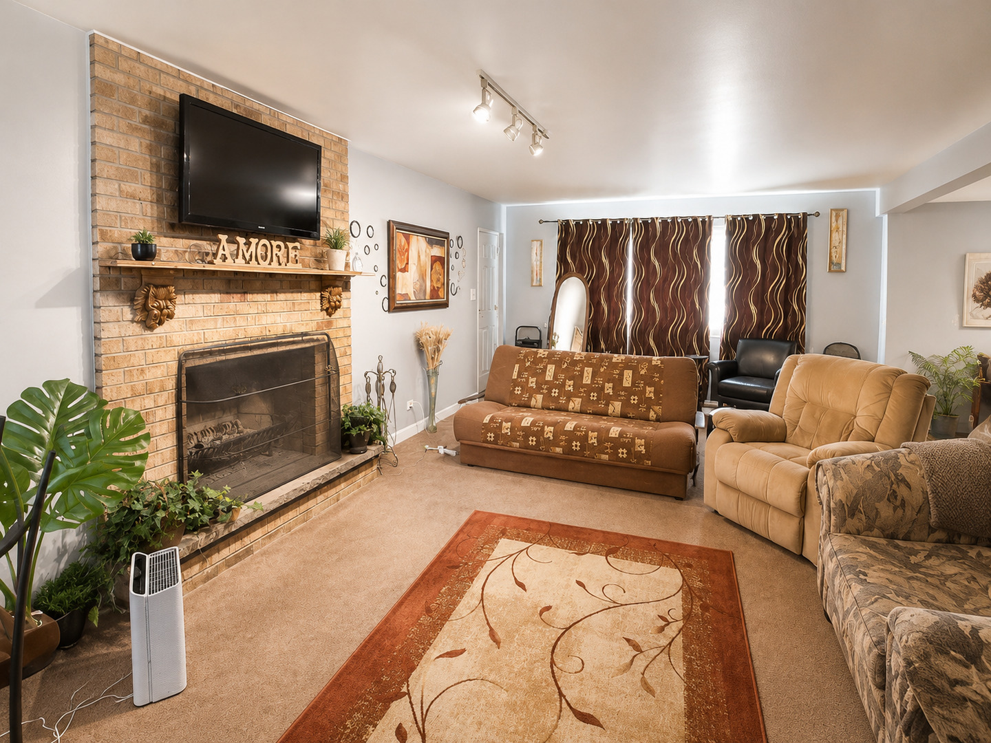 15226 Oxford Drive Property Photo 4