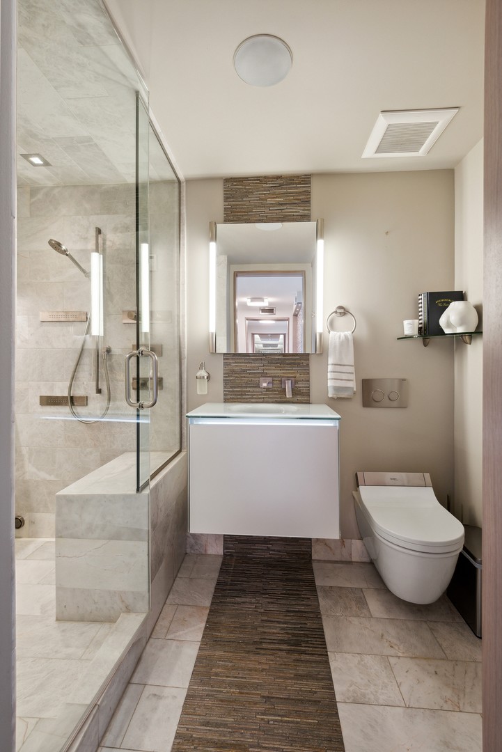 111 E Chestnut Street 56ab Property Photo 60