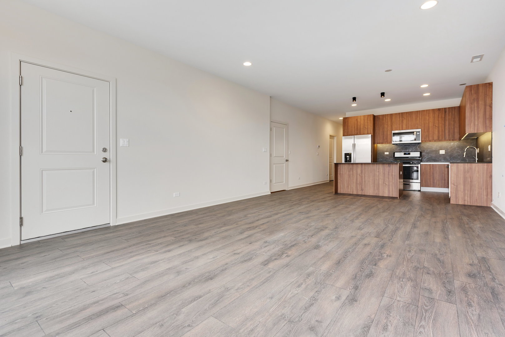 2824 W Van Buren Street 303 Property Photo 2