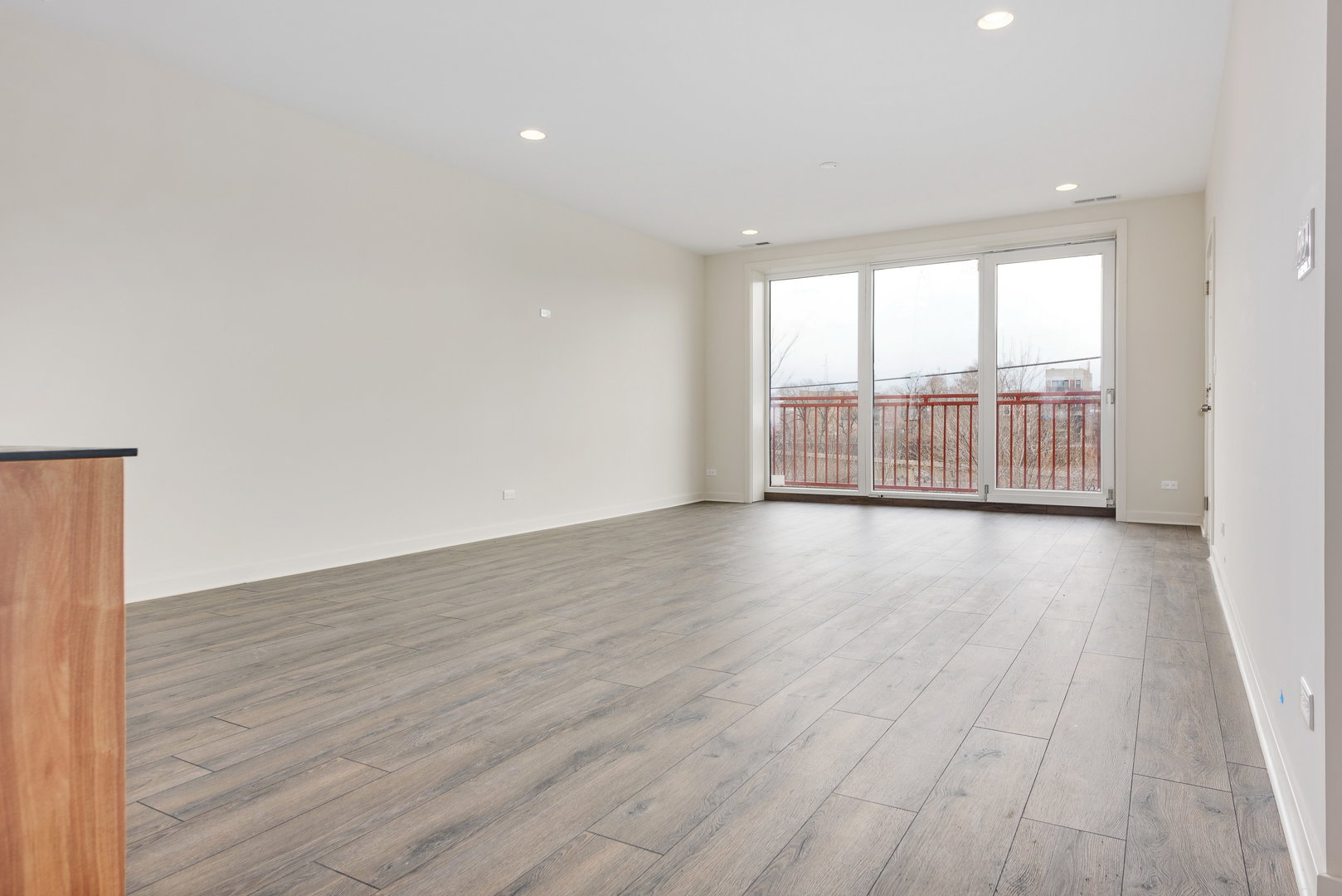 2824 W Van Buren Street 303 Property Photo 4