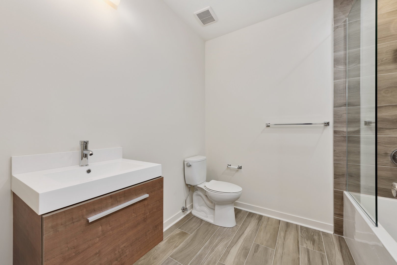 2824 W Van Buren Street 303 Property Photo 13