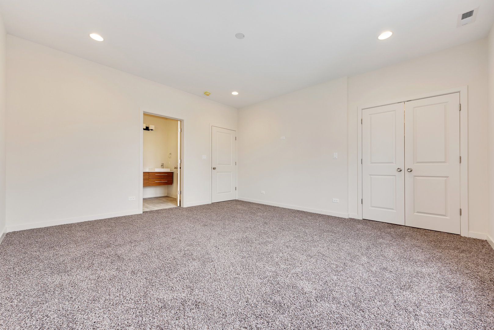 2824 W Van Buren Street 303 Property Photo 14