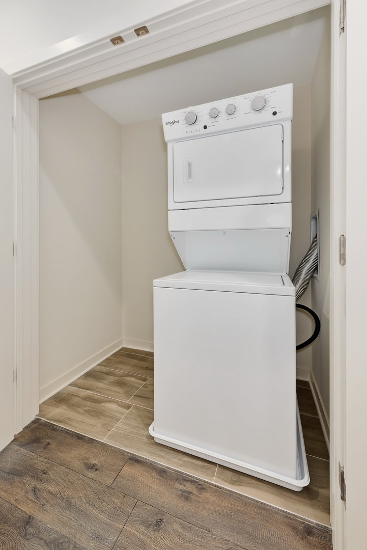 2824 W Van Buren Street 303 Property Photo 15