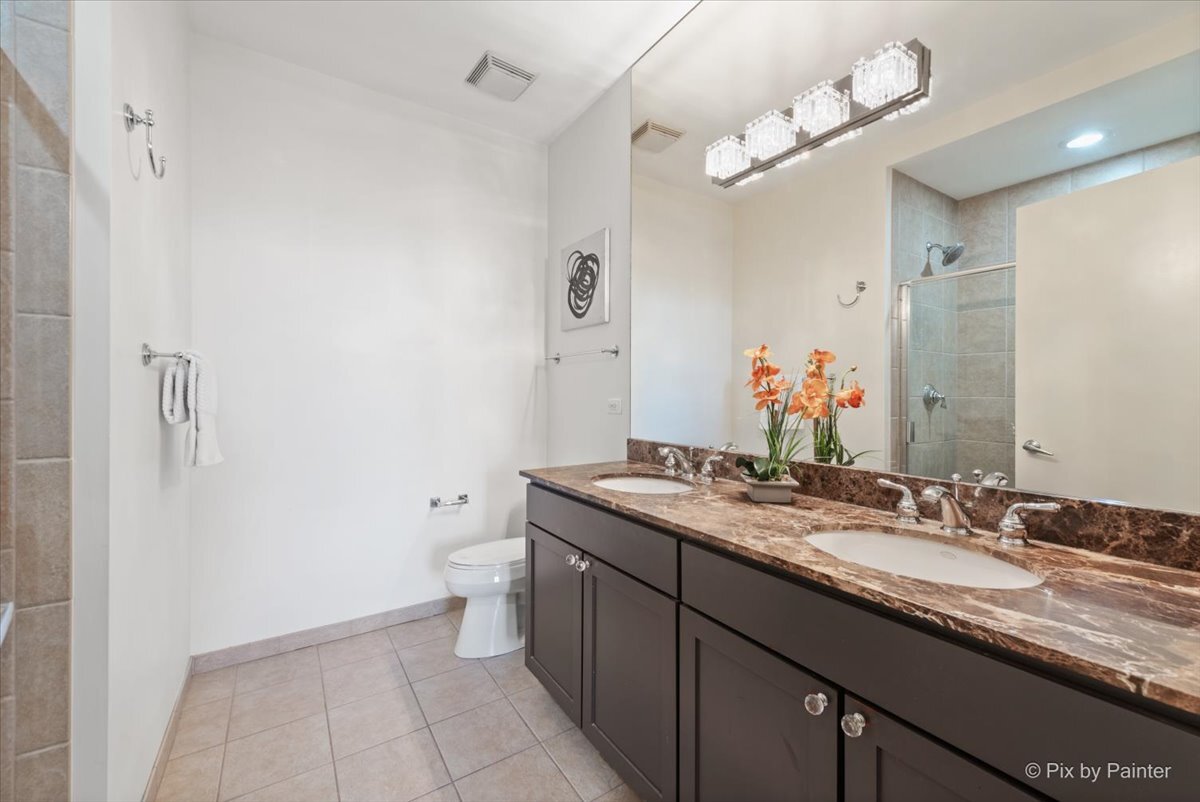 700 N Larrabee Street 1811 Property Photo 13