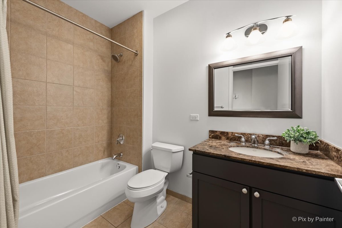 700 N Larrabee Street 1811 Property Photo 17