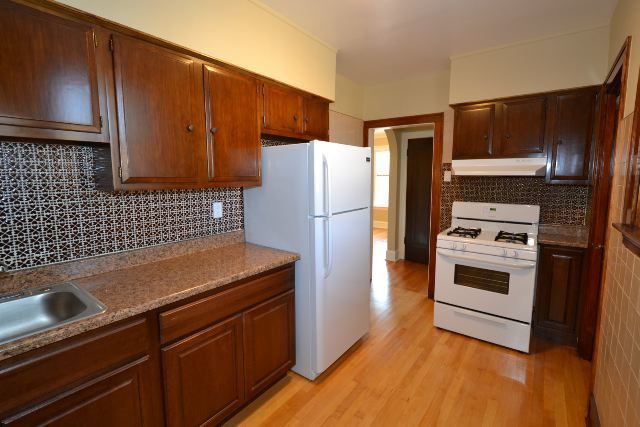 6326 N Artesian Avenue 3r Property Photo 2