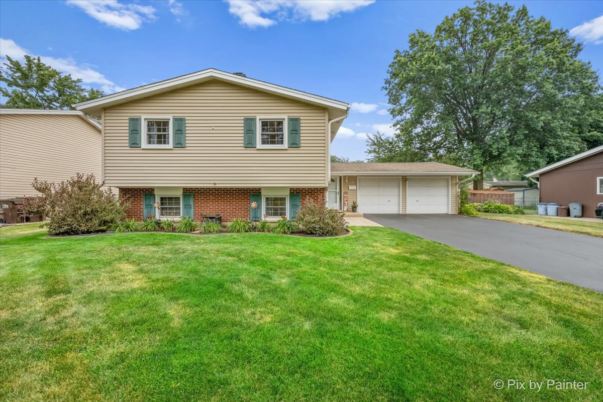 641 Devonshire Lane Property Photo 1