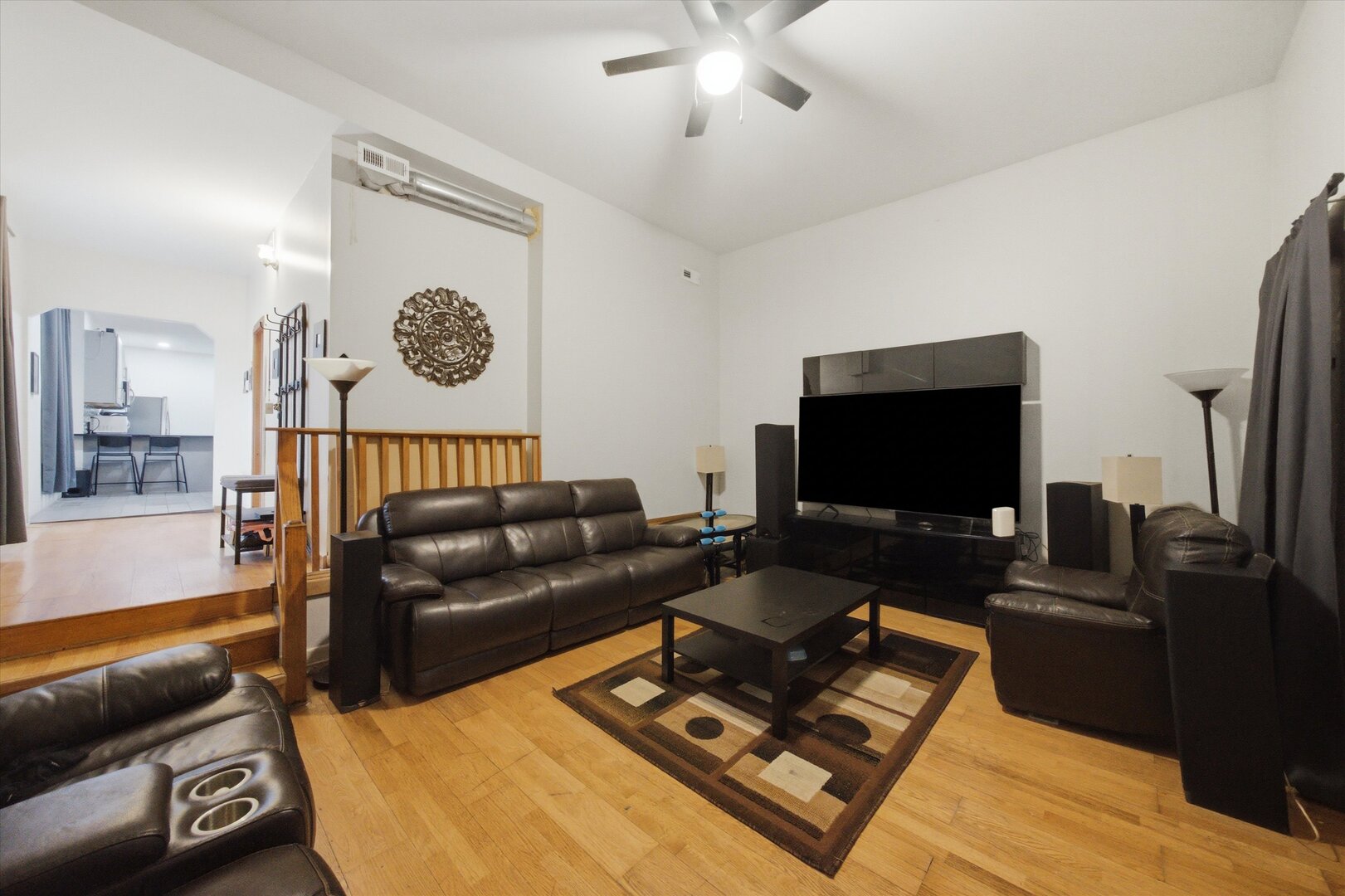 1300 N Monticello Avenue Property Photo 3