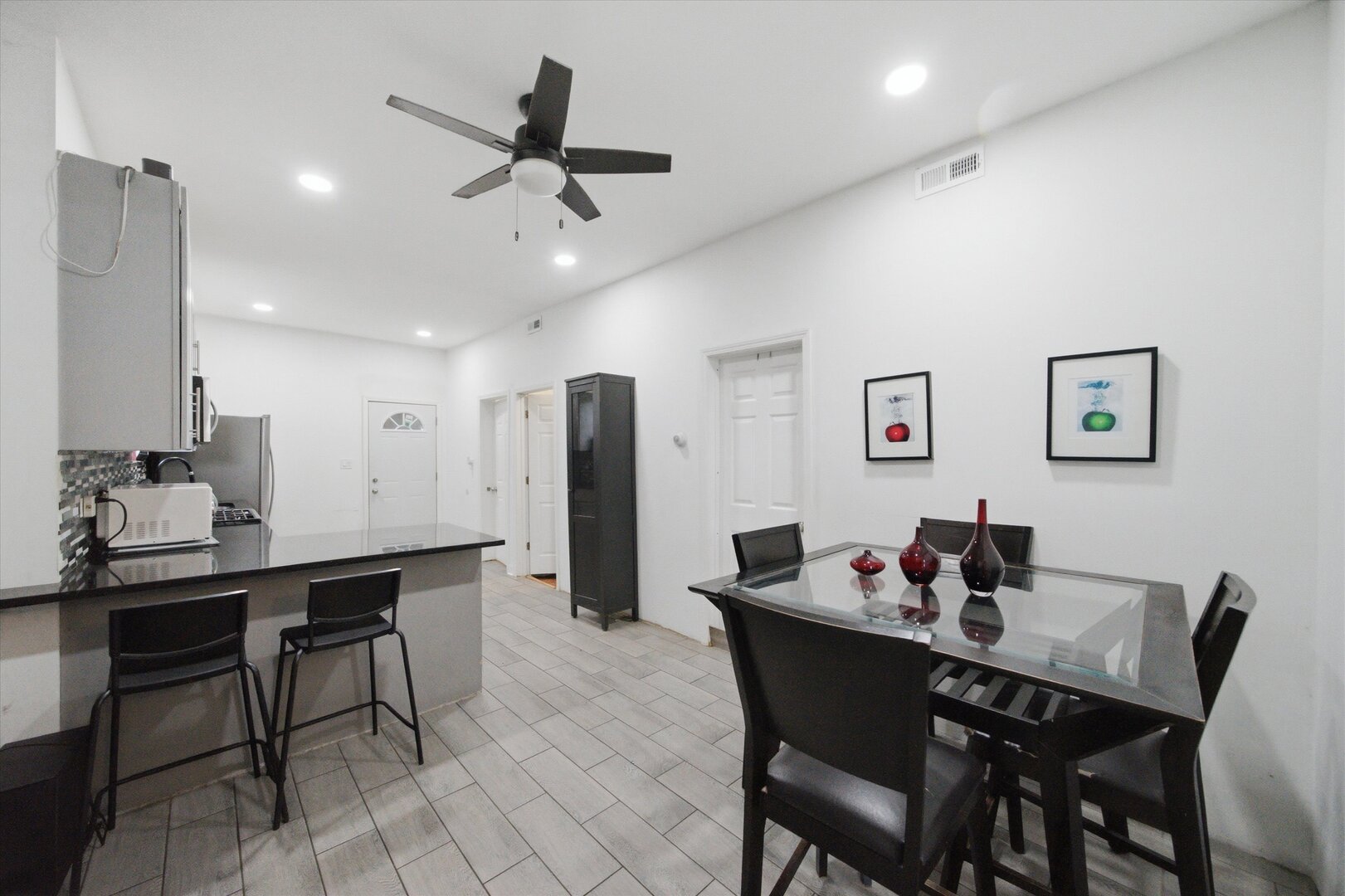 1300 N Monticello Avenue Property Photo 5