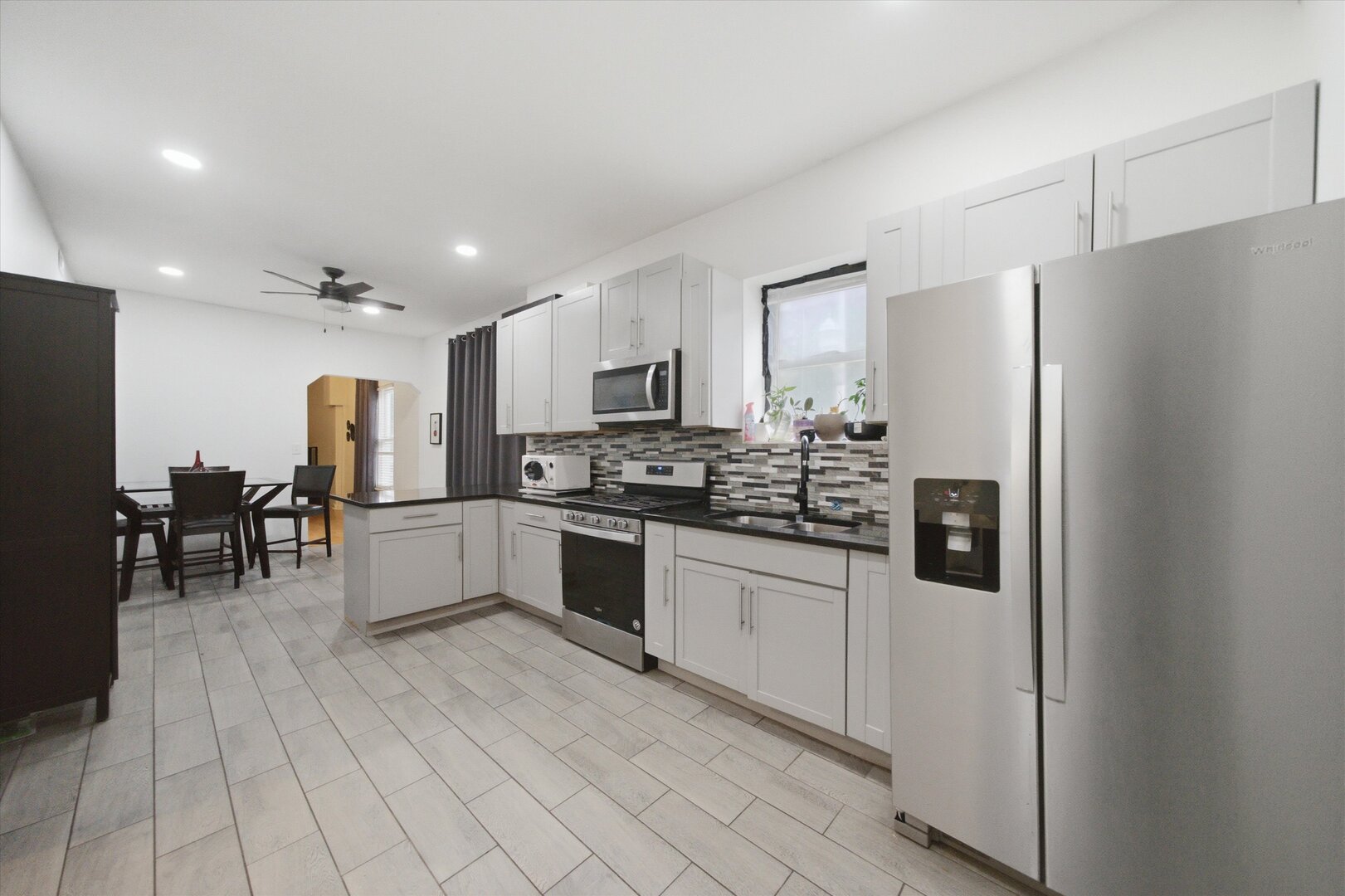 1300 N Monticello Avenue Property Photo 6