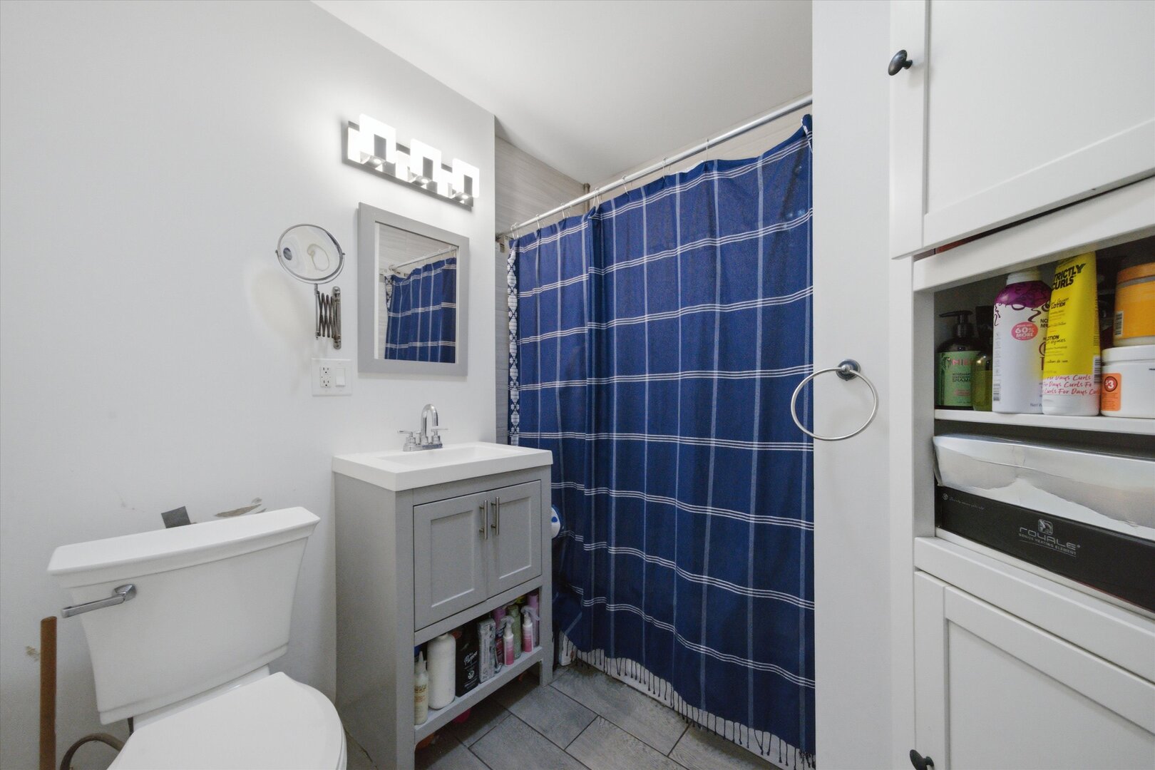 1300 N Monticello Avenue Property Photo 9