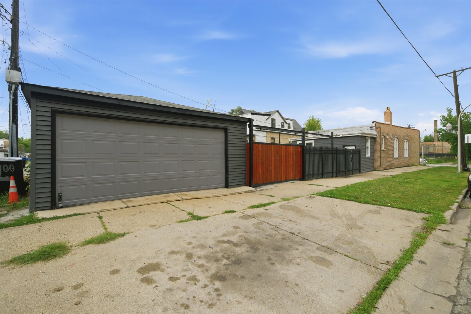 1300 N Monticello Avenue Property Photo 14