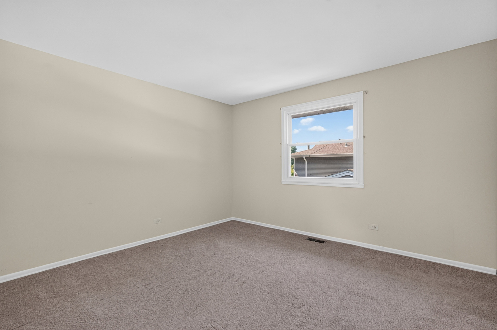 12705228 Property Photo 22