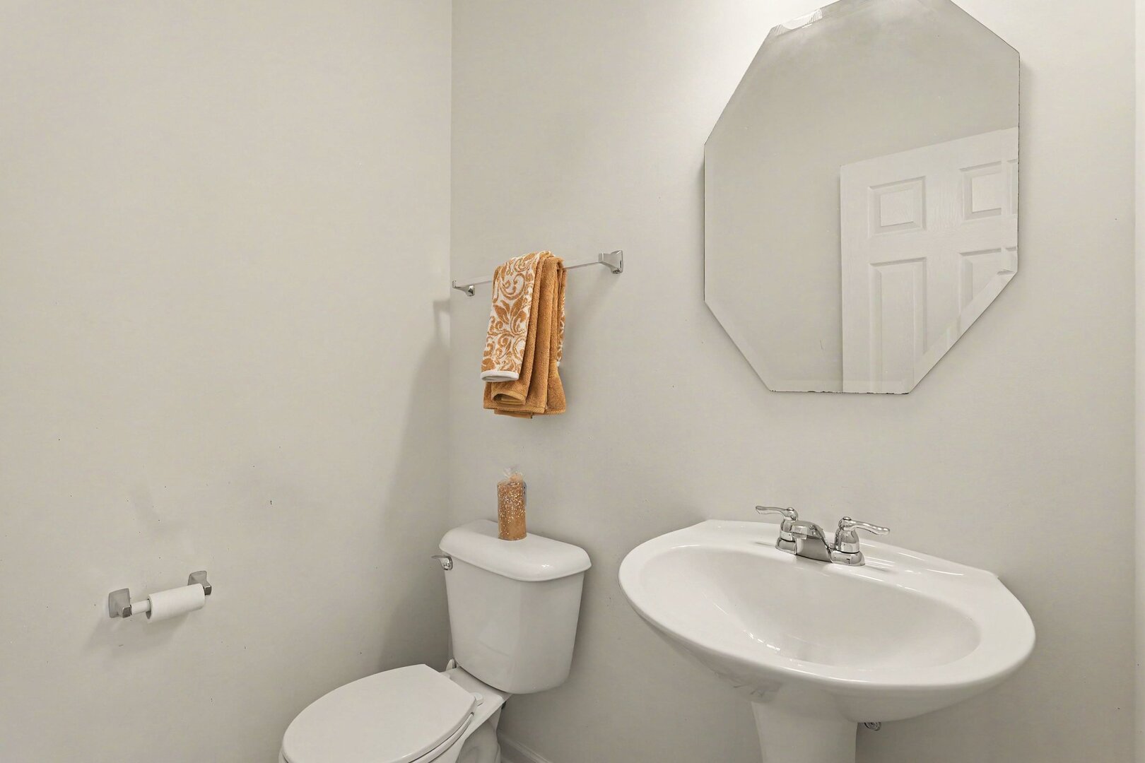 3575 Fletcher Lane Property Photo 11