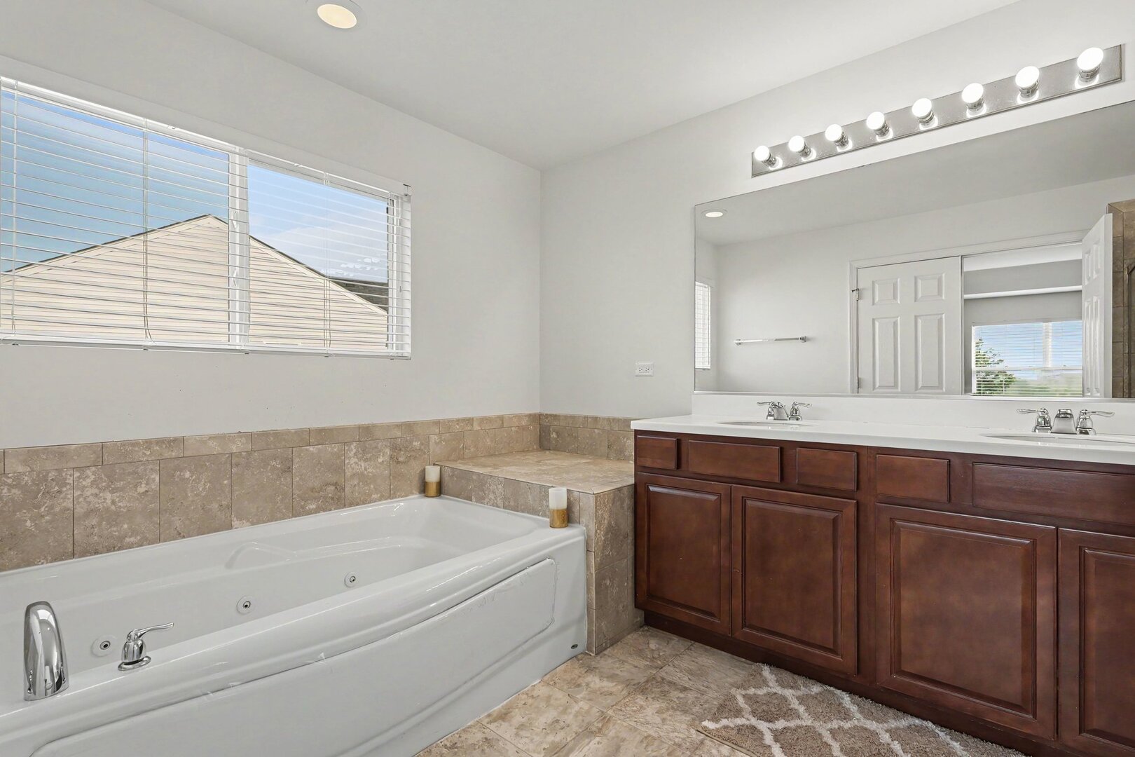 3575 Fletcher Lane Property Photo 15