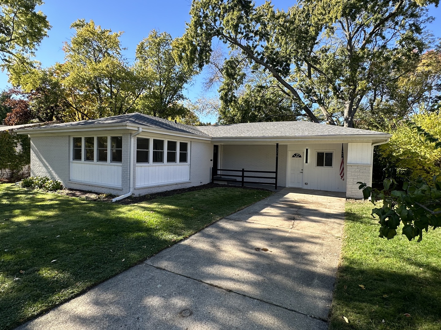 326 Indian Drive Property Photo 3