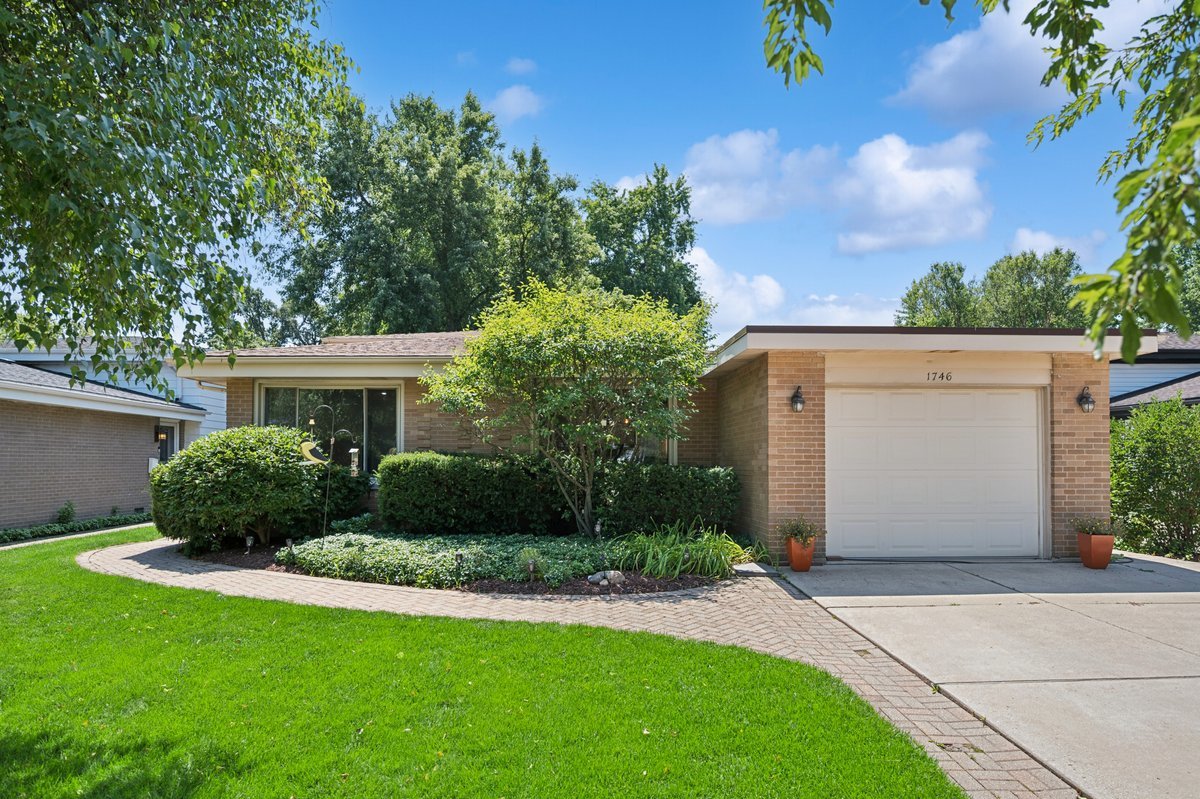 1746 Richfield Avenue Property Photo 1