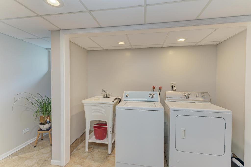 139 N Washington Street Property Photo 23