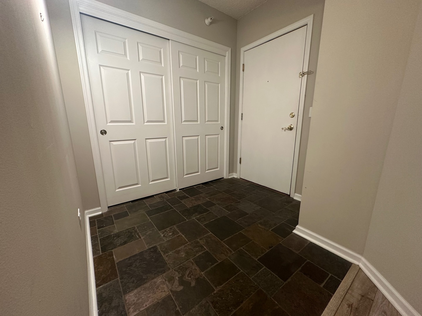 750 Pearson Street 208 Property Photo 5
