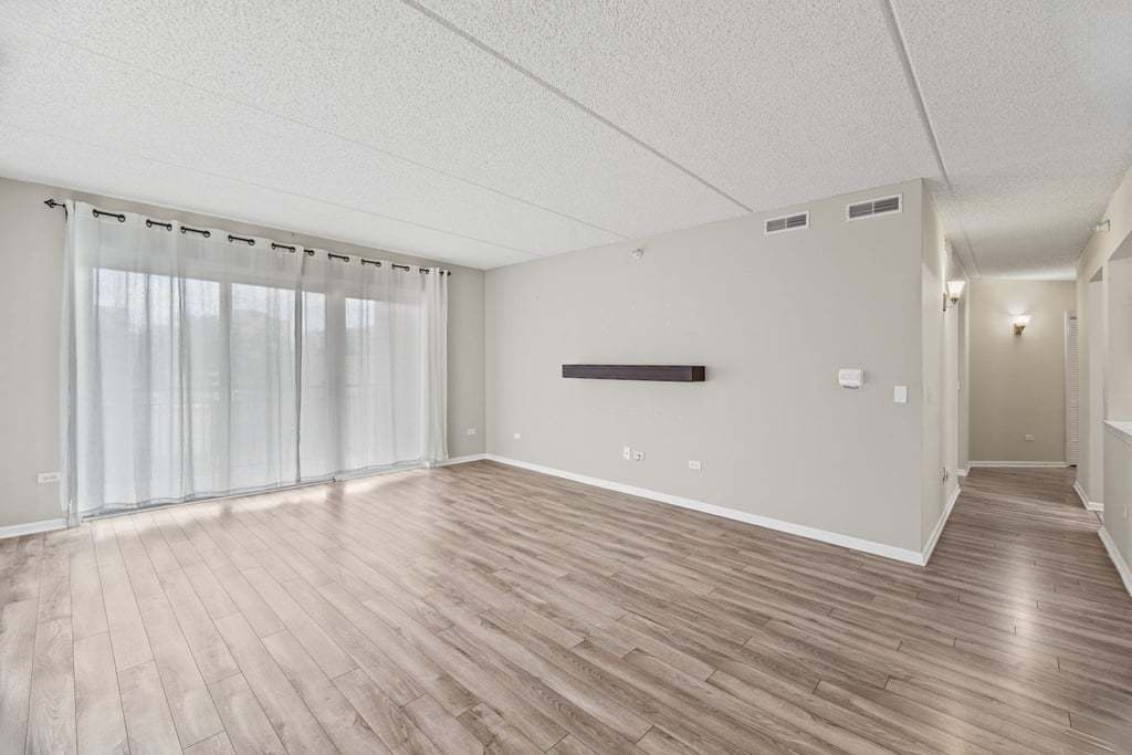 750 Pearson Street 208 Property Photo 7
