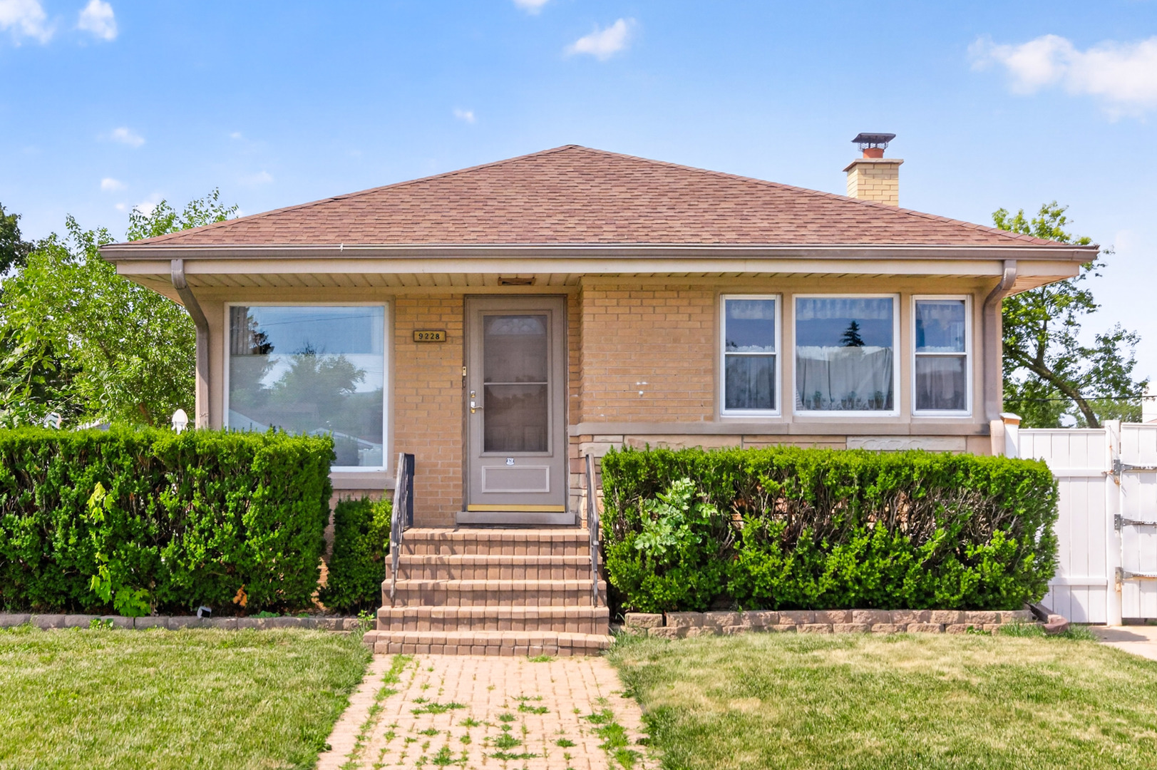 9228 Robinson Avenue Property Photo 1