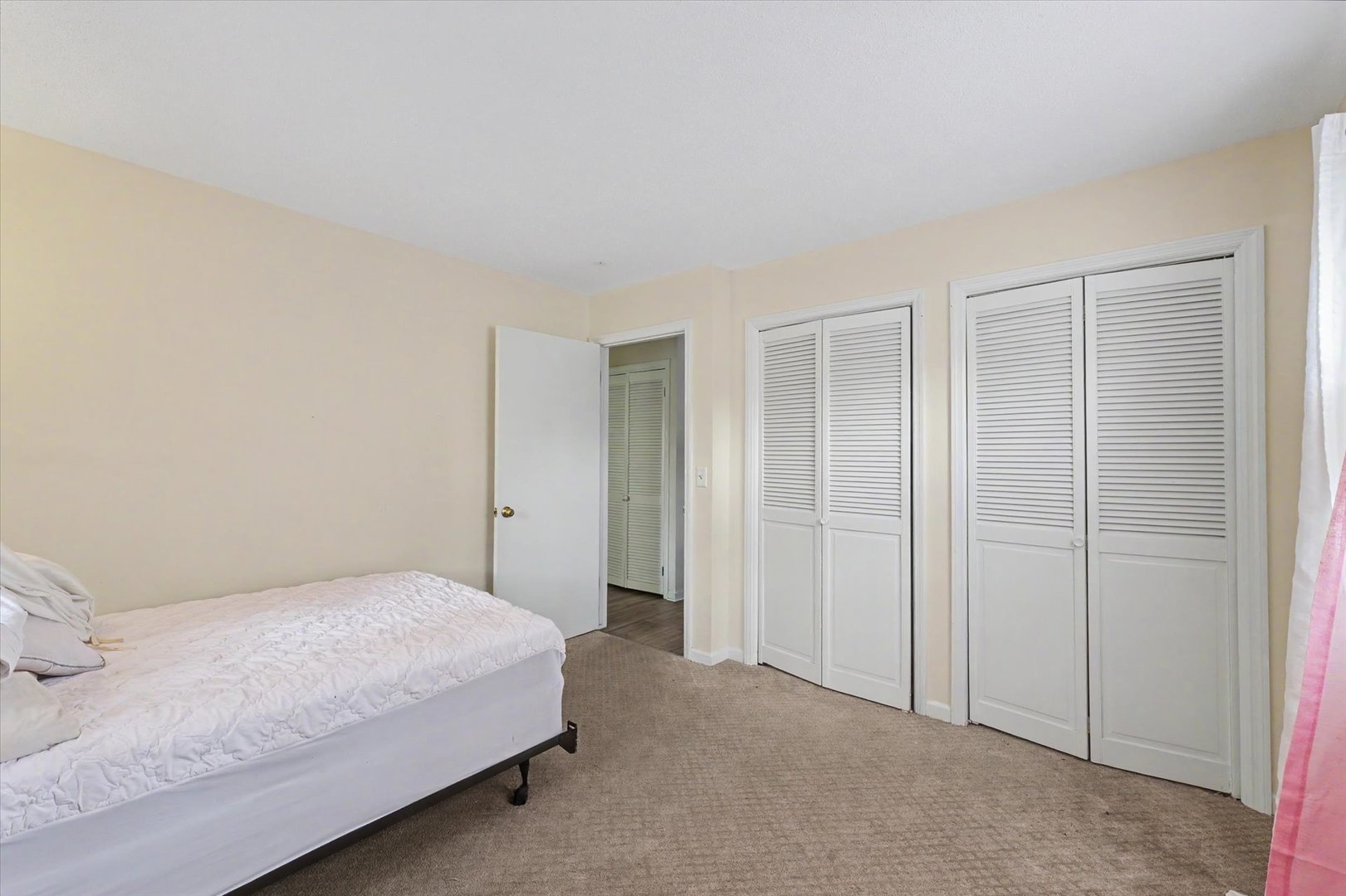 1002 E Harding Drive 101 Property Photo 14