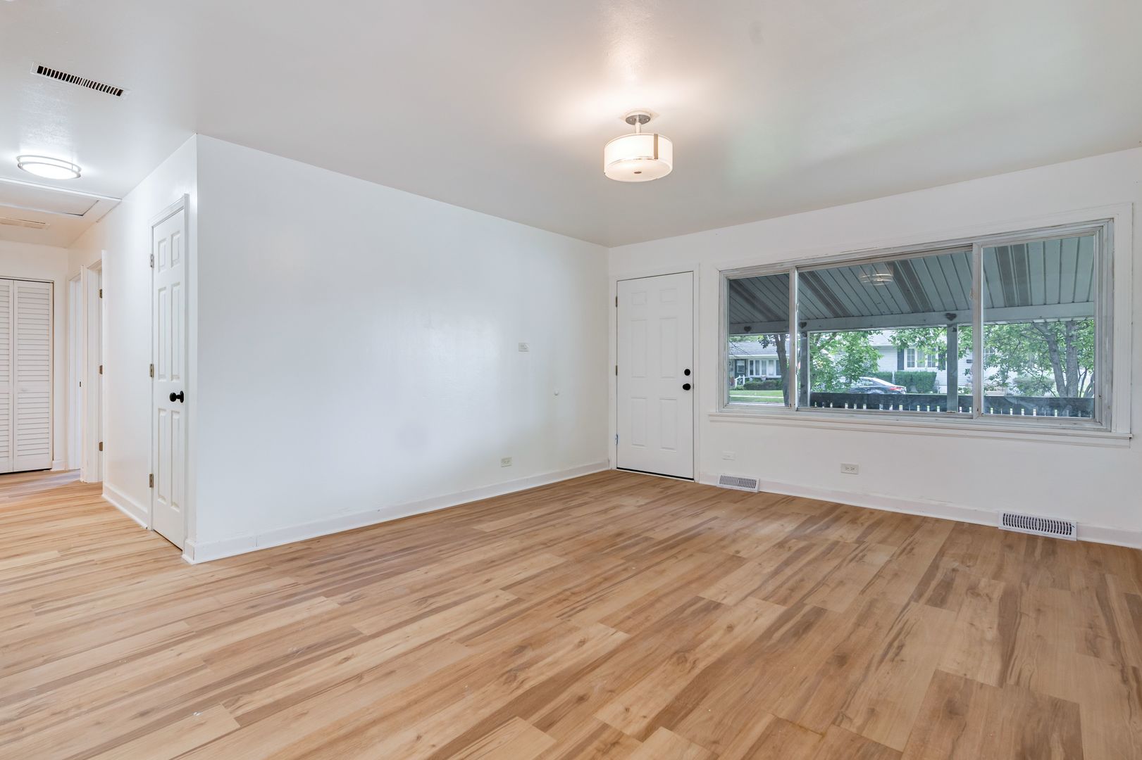 14246 S Palmer Avenue Property Photo 4