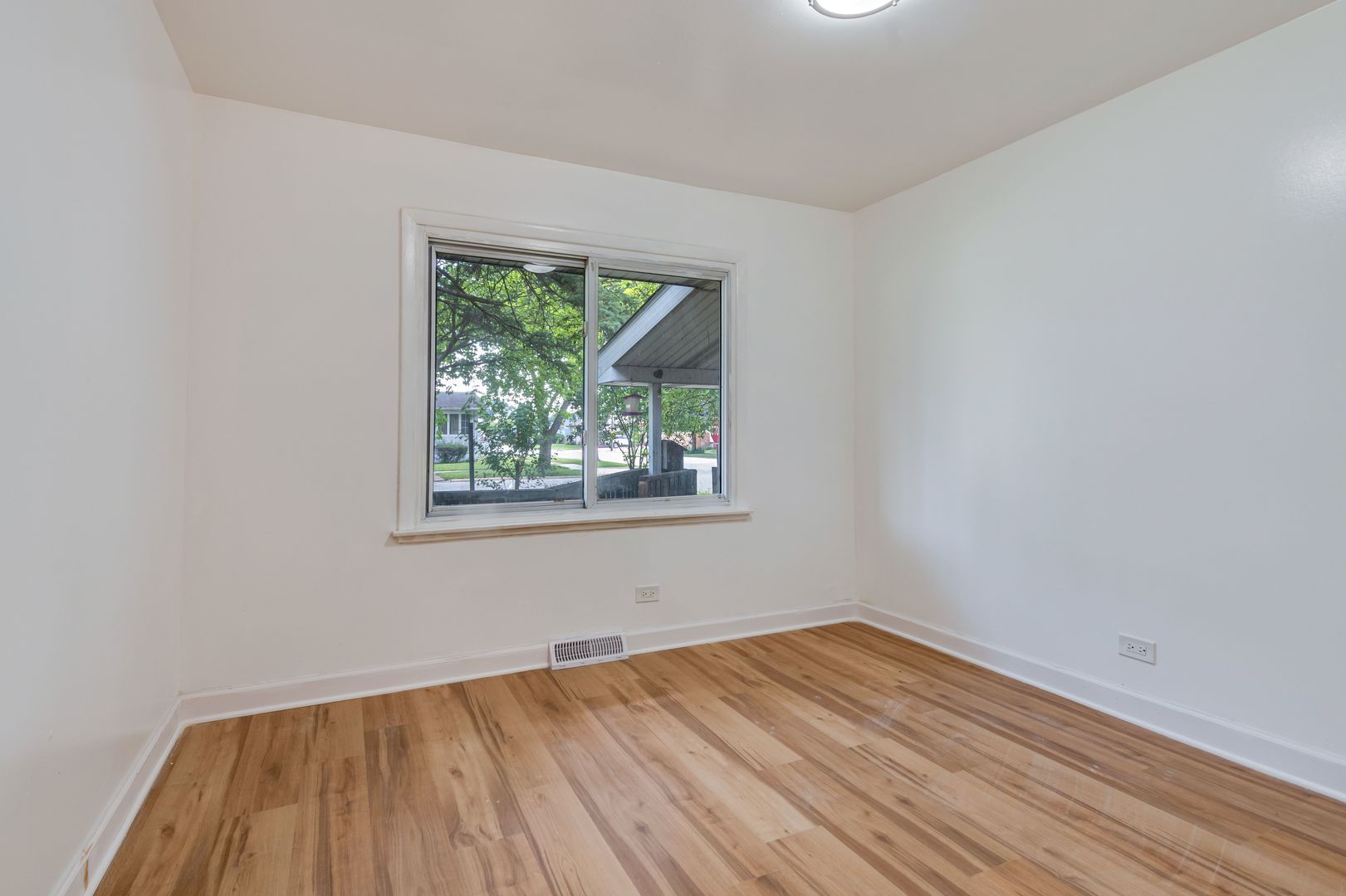 14246 S Palmer Avenue Property Photo 17