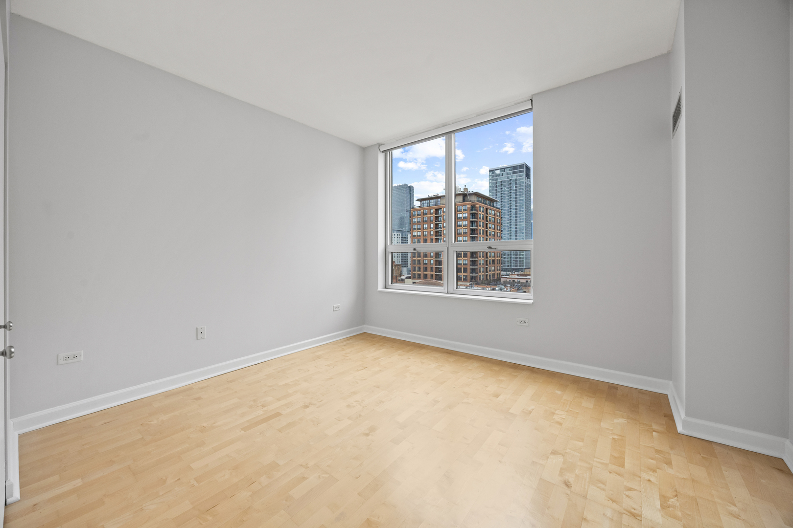 421 W Huron Street 1207 Property Photo 12