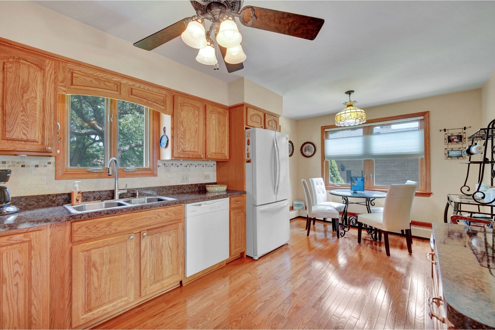5228 Cass Street Property Photo 15