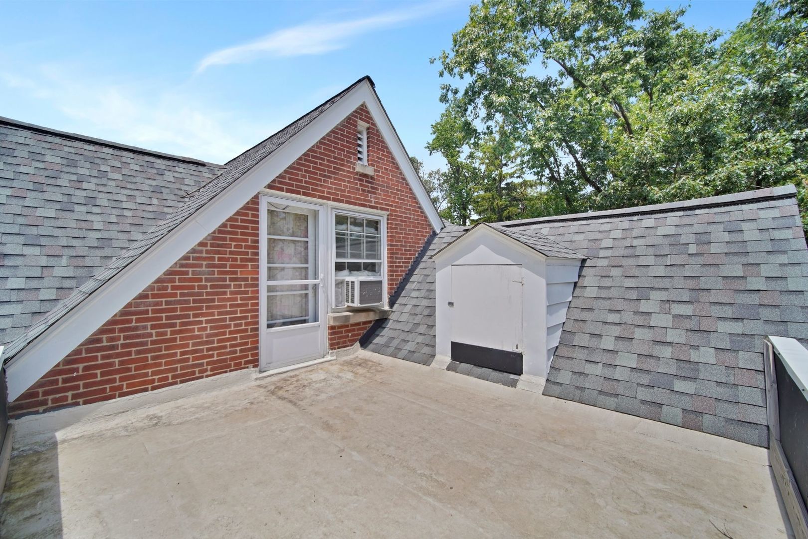 5228 Cass Street Property Photo 26