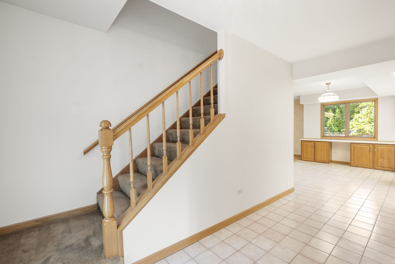 360 E Woodland Road Property Photo 4