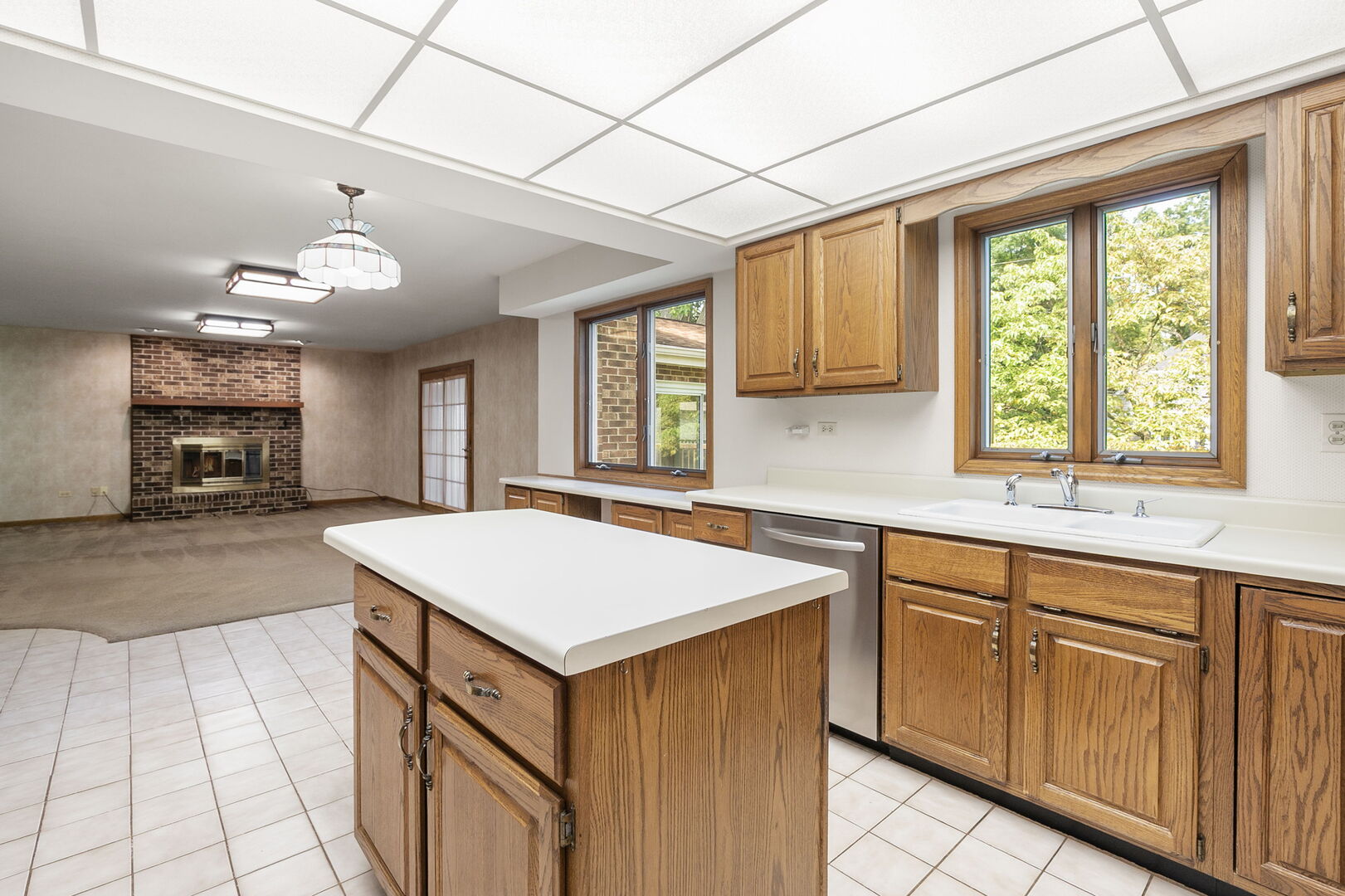 360 E Woodland Road Property Photo 10