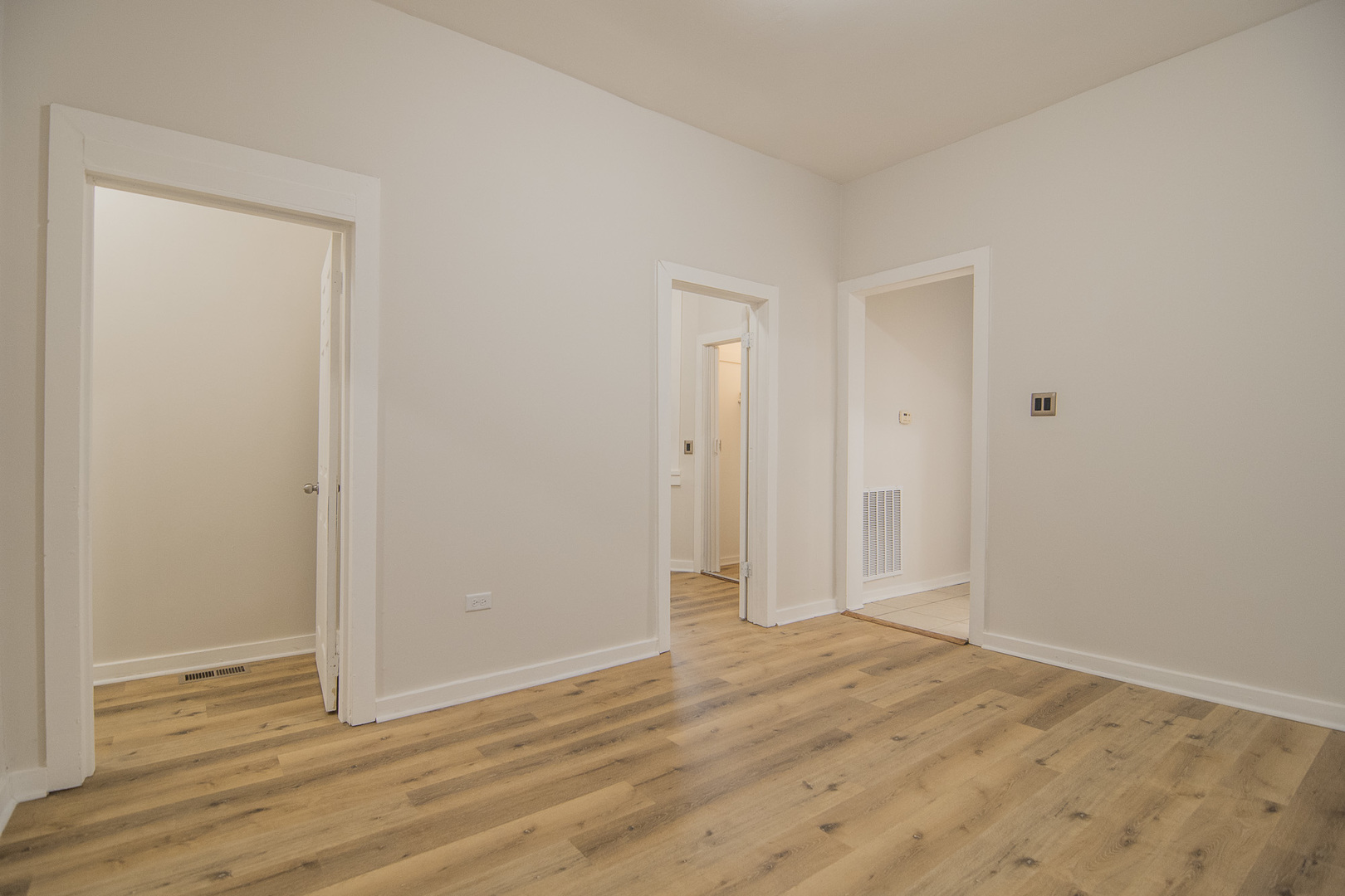 1141 S Francisco Avenue 1r Property Photo 3