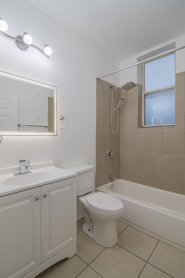 1141 S Francisco Avenue 1r Property Photo 5