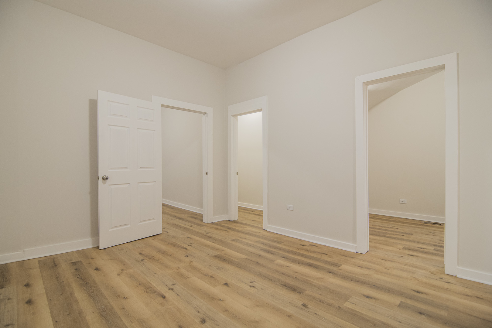 1141 S Francisco Avenue 1r Property Photo 8