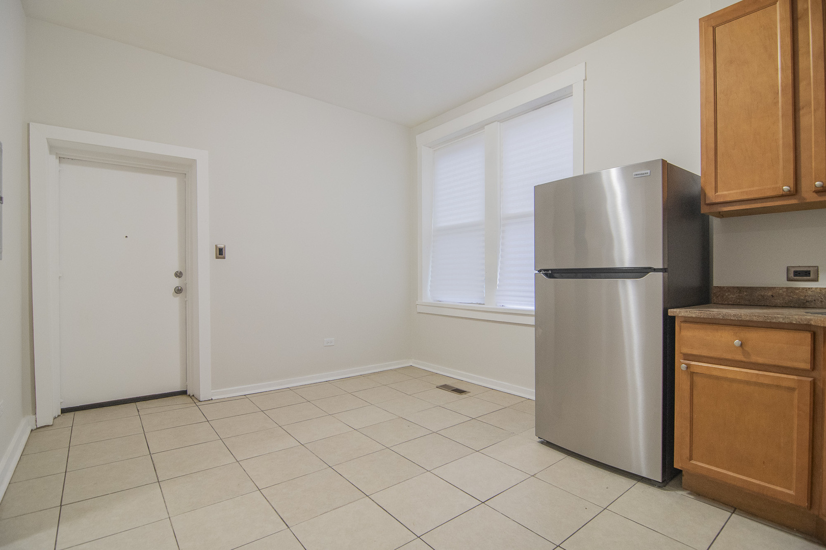 1141 S Francisco Avenue 1r Property Photo 9