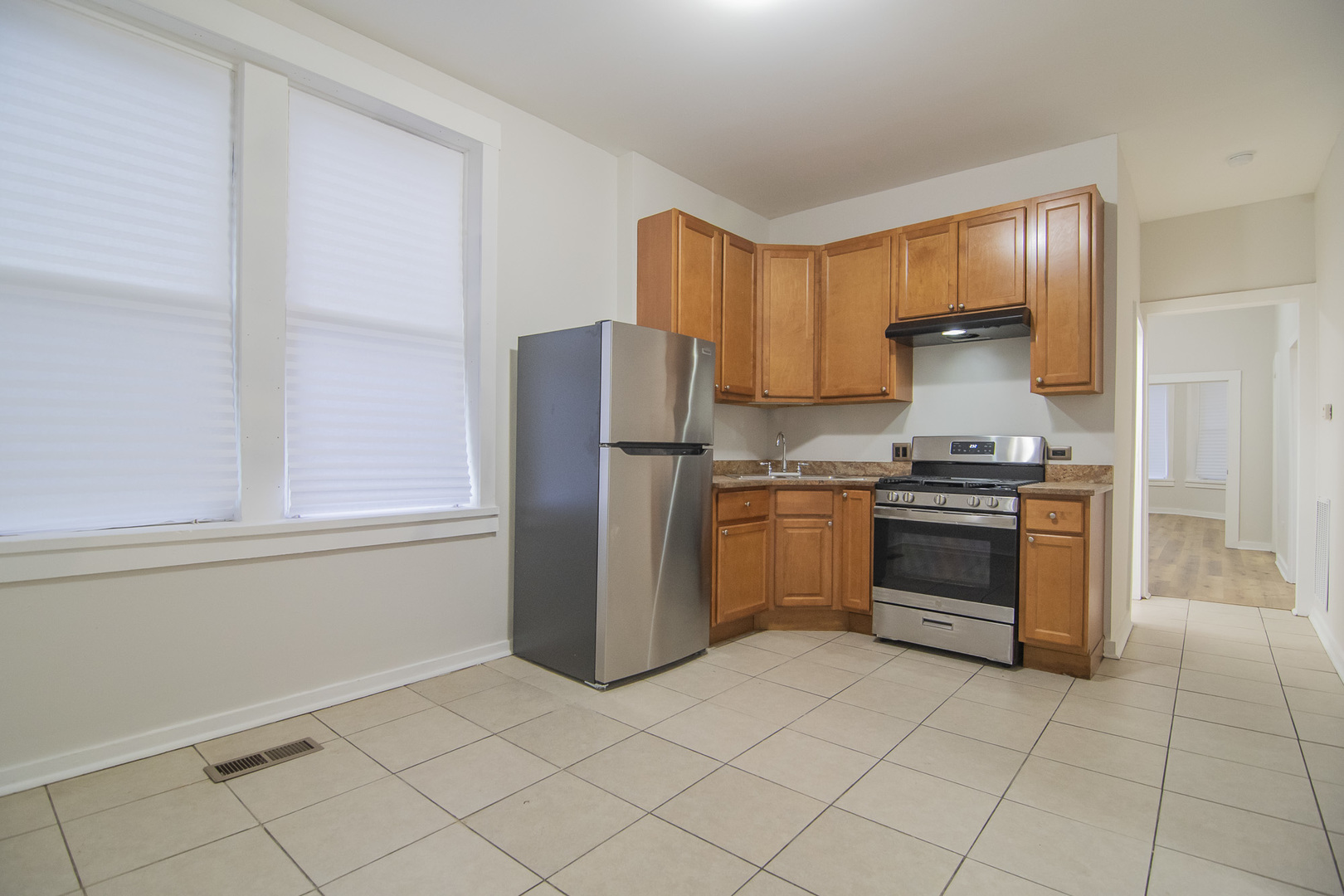 1141 S Francisco Avenue 1r Property Photo 10