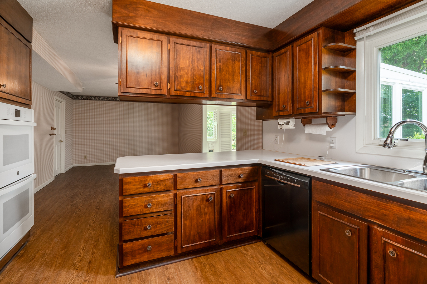 107 N Lark Lane Property Photo 13