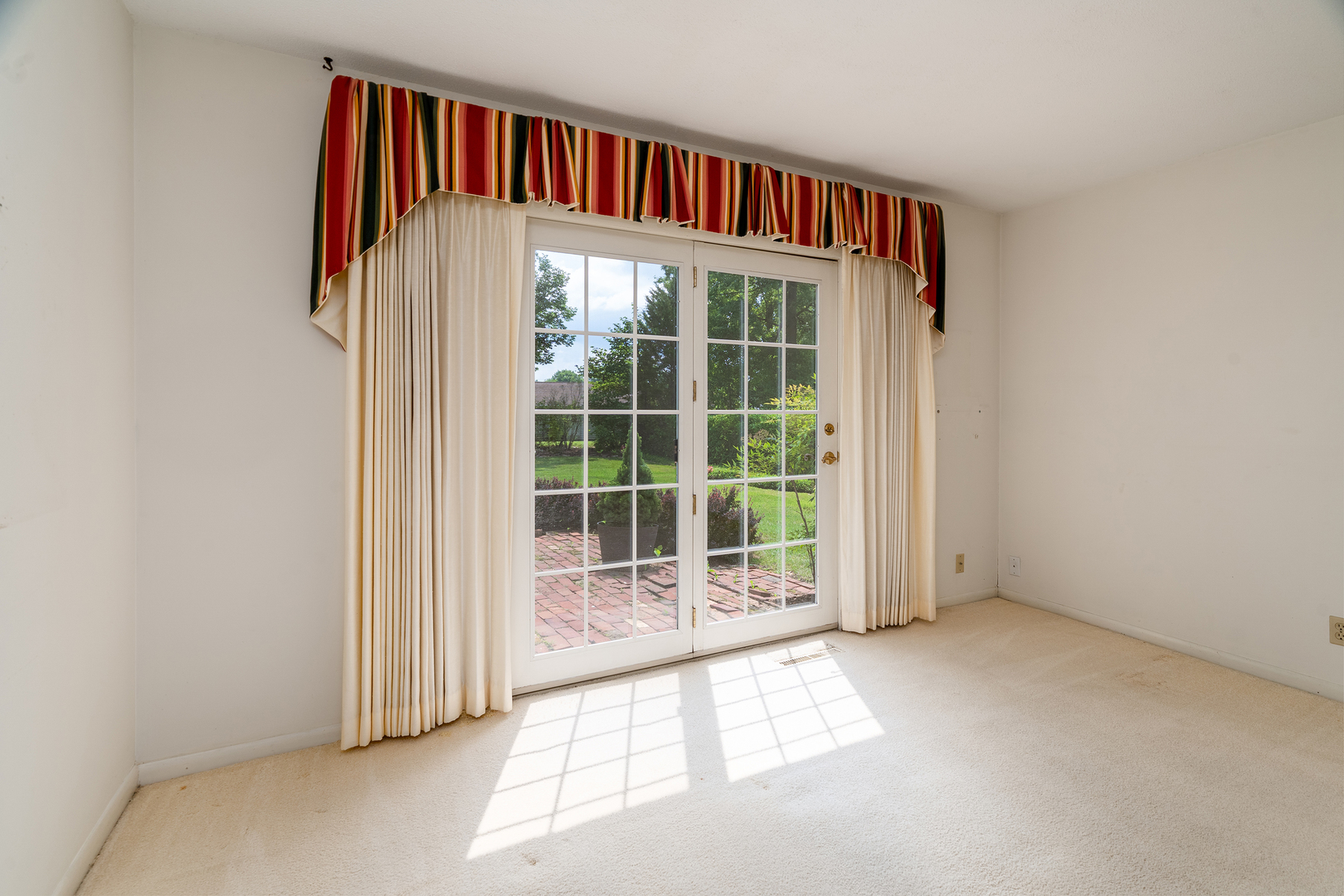 107 N Lark Lane Property Photo 16