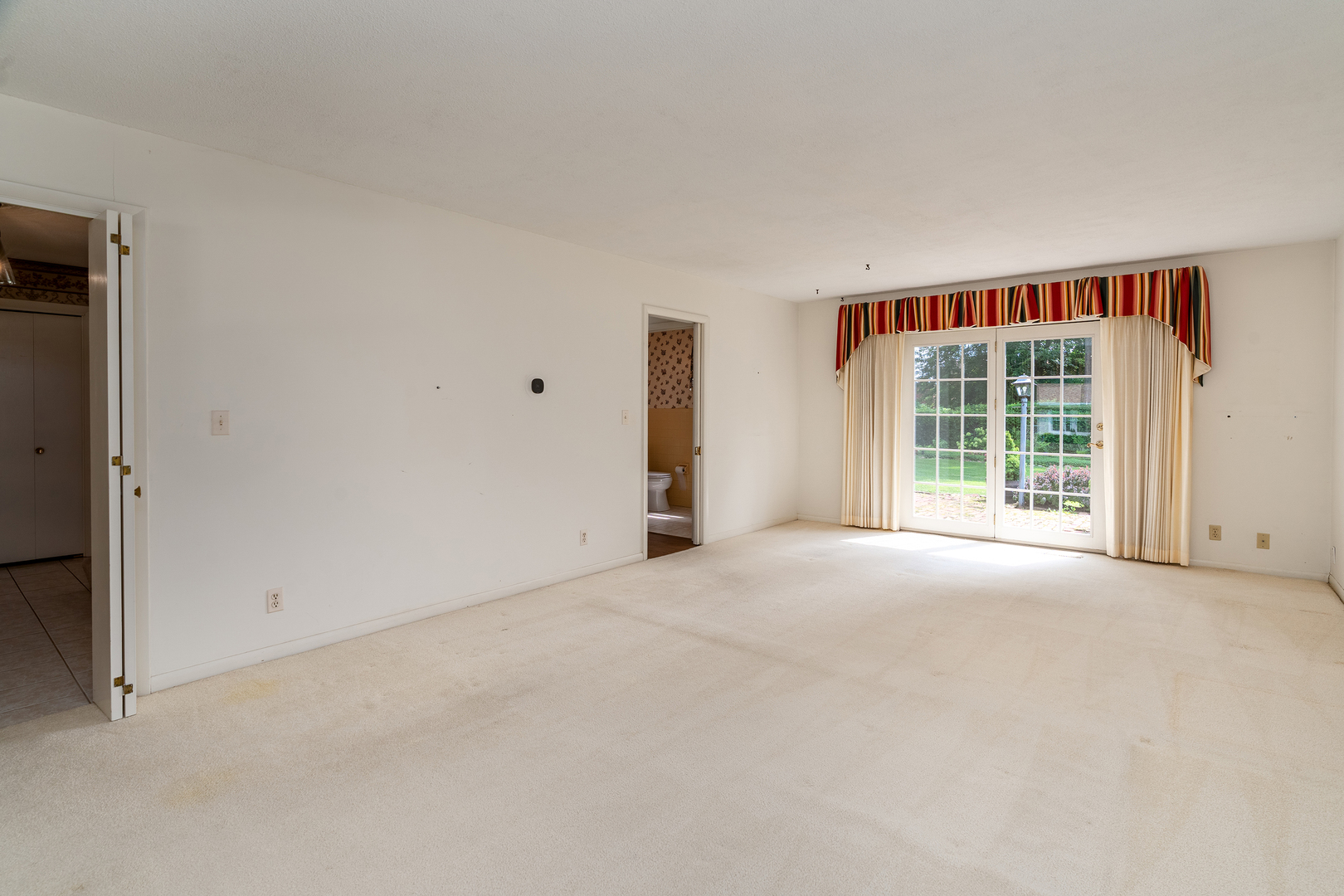 107 N Lark Lane Property Photo 18