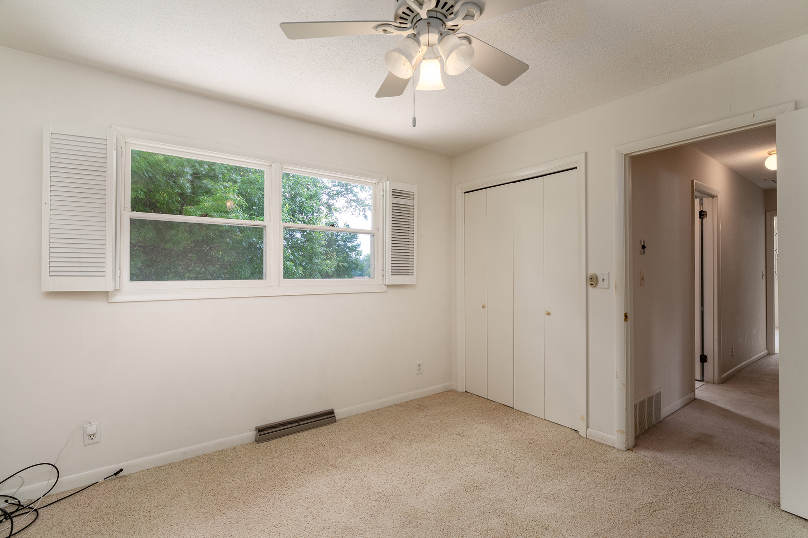 107 N Lark Lane Property Photo 23