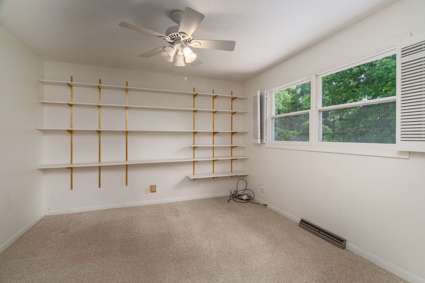 107 N Lark Lane Property Photo 24