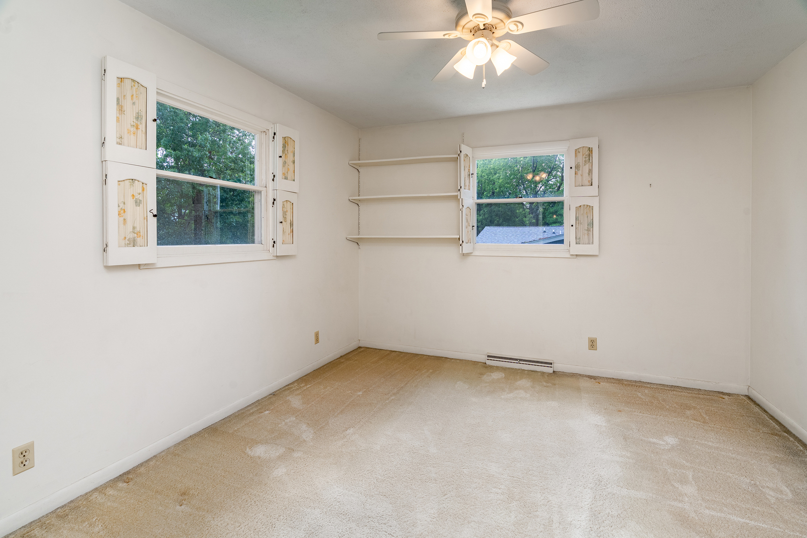107 N Lark Lane Property Photo 25