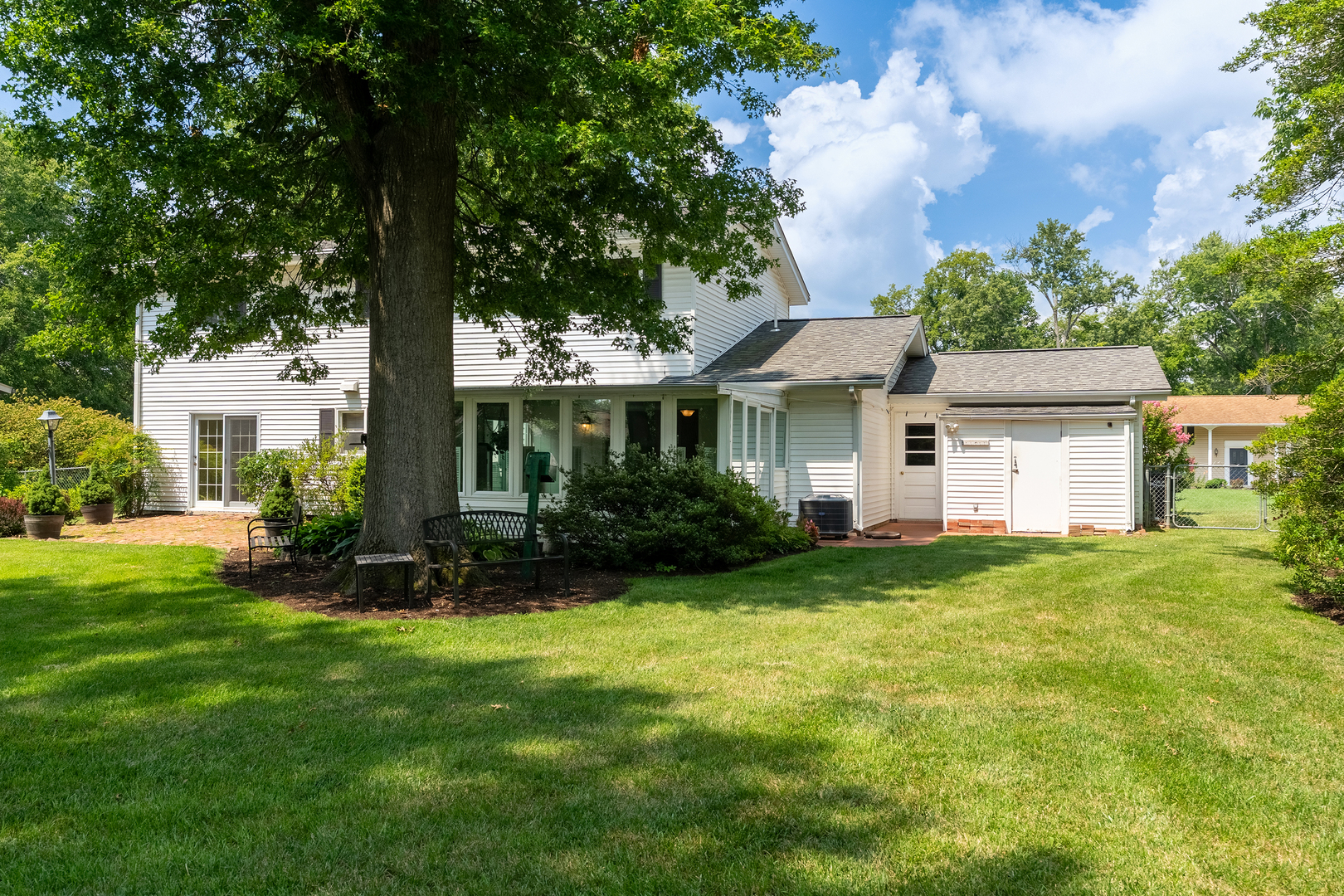 107 N Lark Lane Property Photo 34