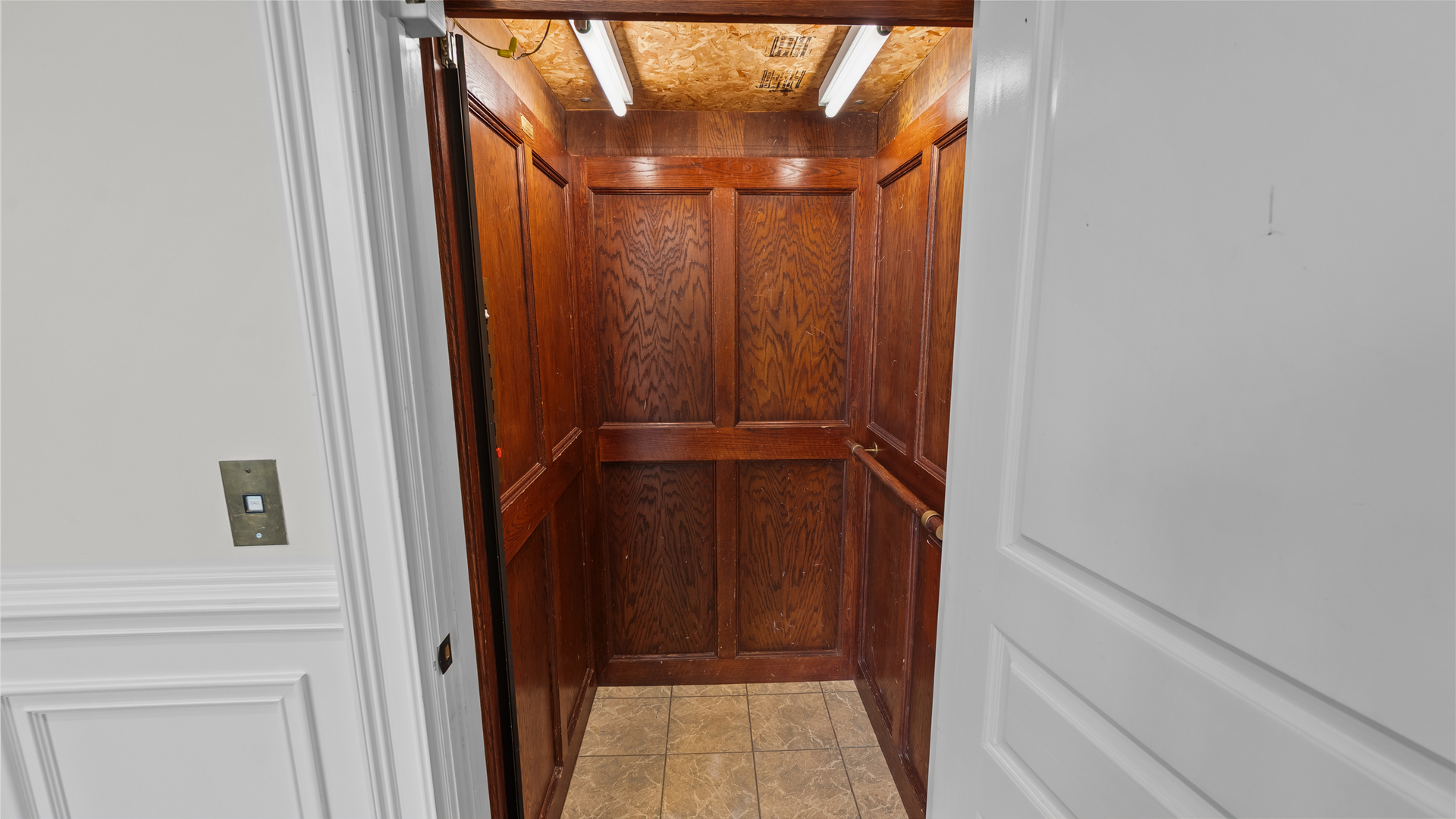 33 Hidden Brook Drive Property Photo 15